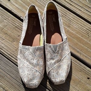 EUC Toms shoes
